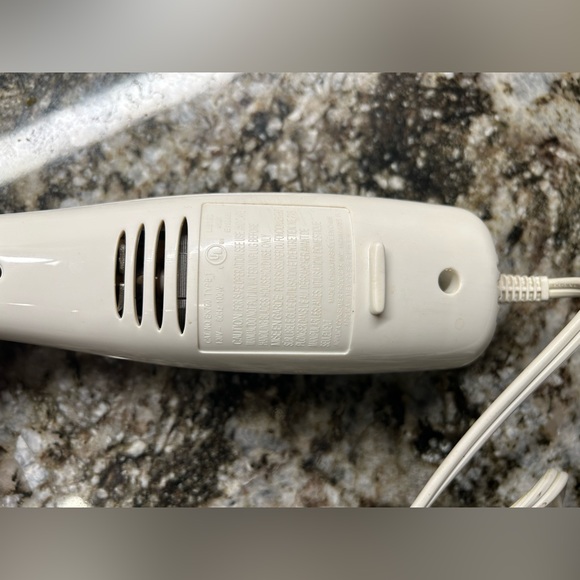 Black & Decker Electric Bread and Multi-Knife Carver EK700 - Picture 4 of 6